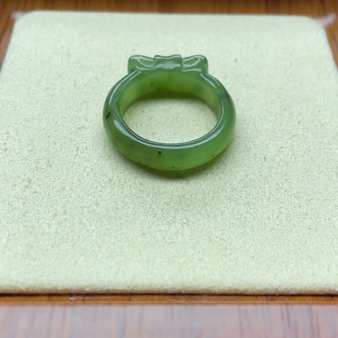 和田玉戒指未镶嵌碧玉蝴蝶结17-18号