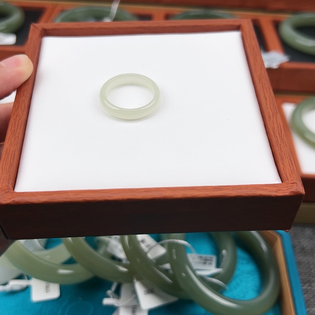 和田玉戒指未镶嵌