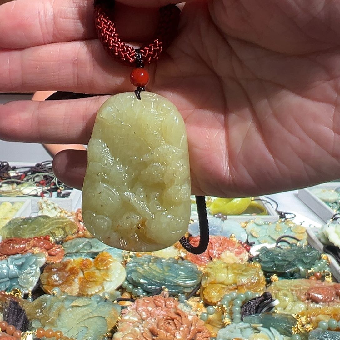 岫玉未镶嵌毛衣链