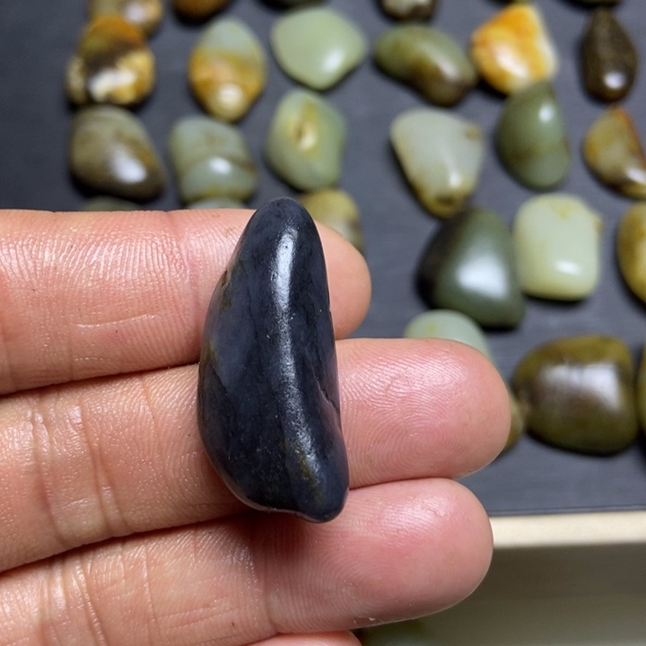 龙***龙和田玉（糖玉）未镶嵌珠宝奇石