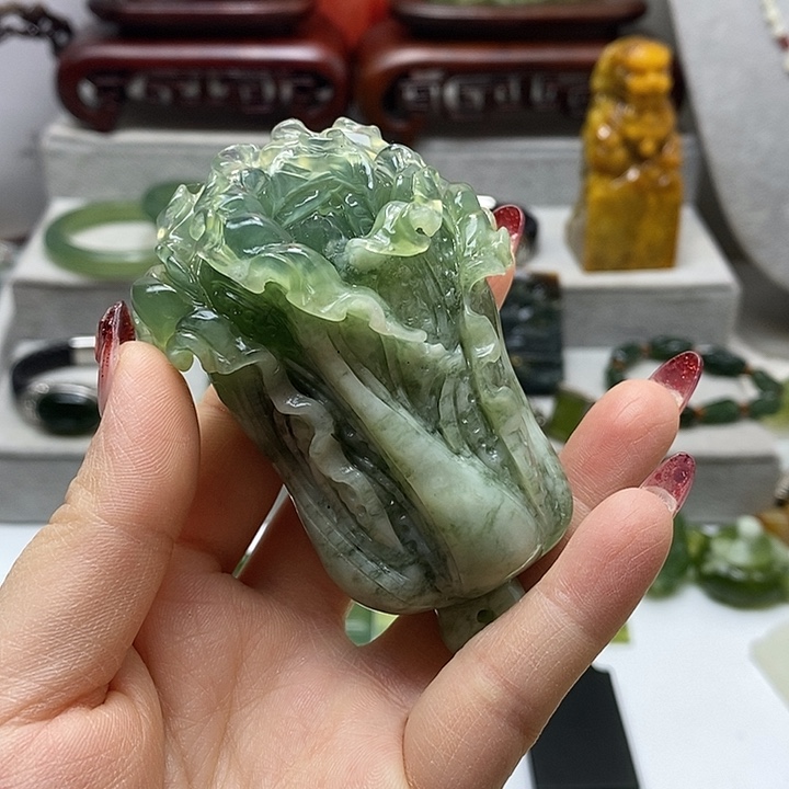 蛇纹石玉挂件未镶嵌