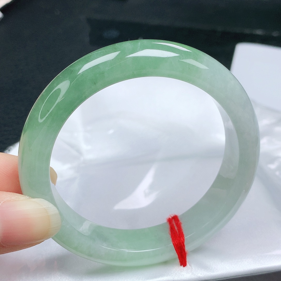 翡翠手镯未镶嵌正
