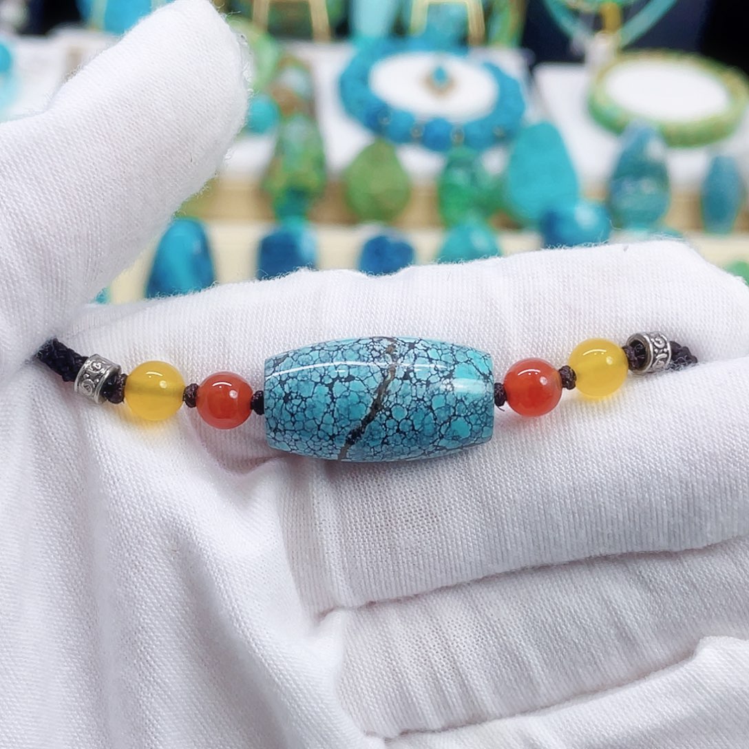 绿松石未镶嵌颈饰