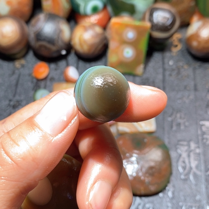 玛瑙/玉髓颈饰未镶嵌大****?