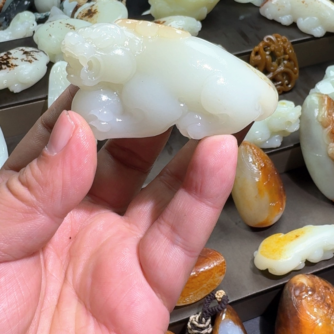 和田玉颈饰未镶嵌