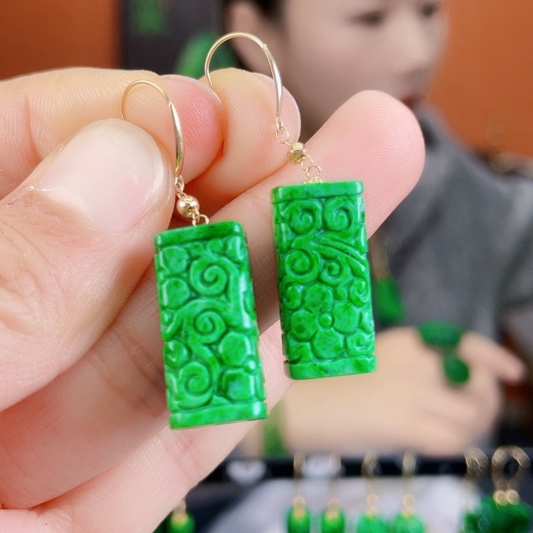 翡翠18K金镶嵌耳饰