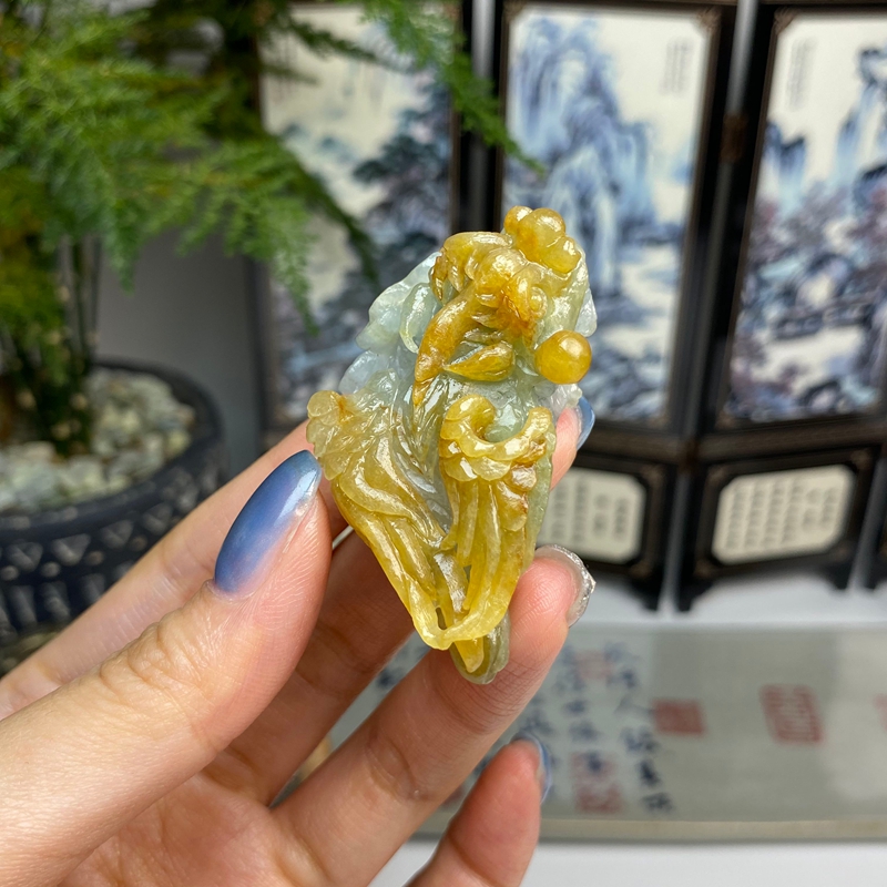 毛货  俏色黄翡飞天貔貅挂件手把件 天然翡翠A货  