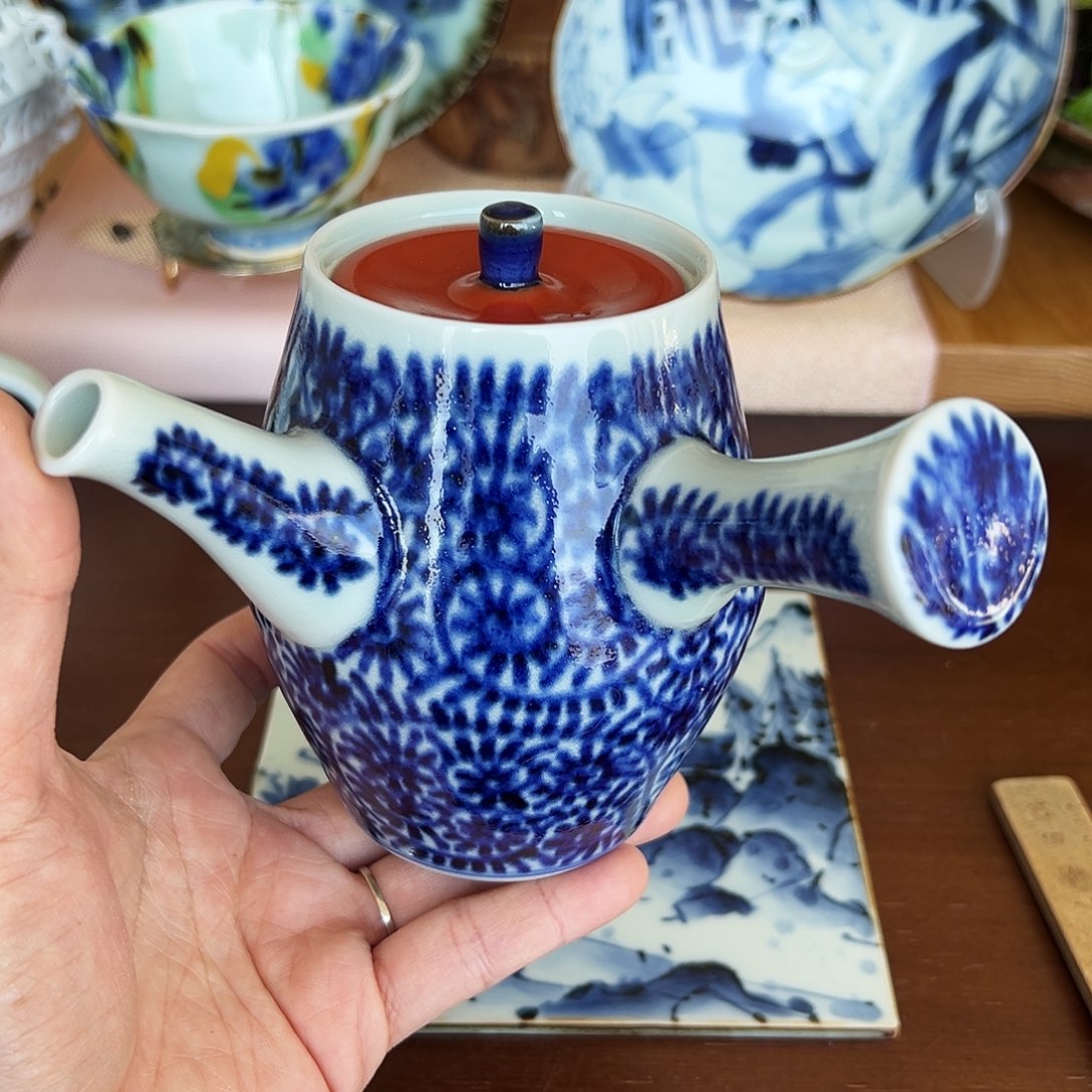 咖啡杯和茶杯也要搭配一些茶