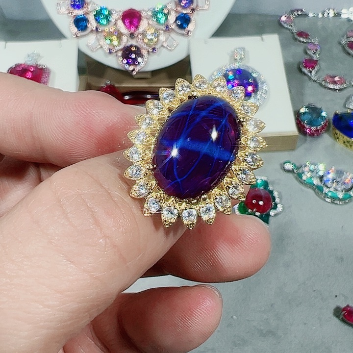 红宝石颈饰未镶嵌