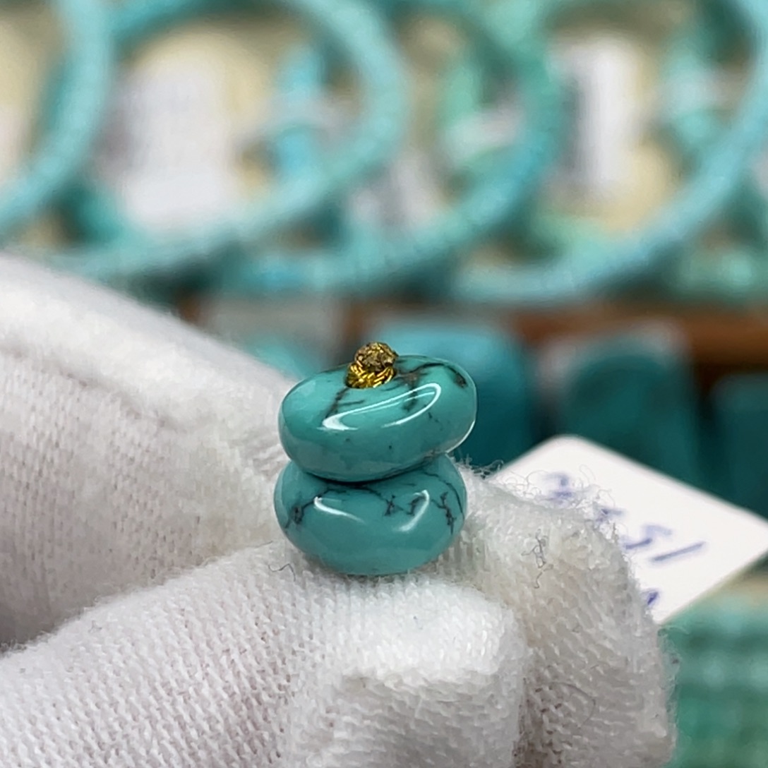 绿松石未镶嵌挂件