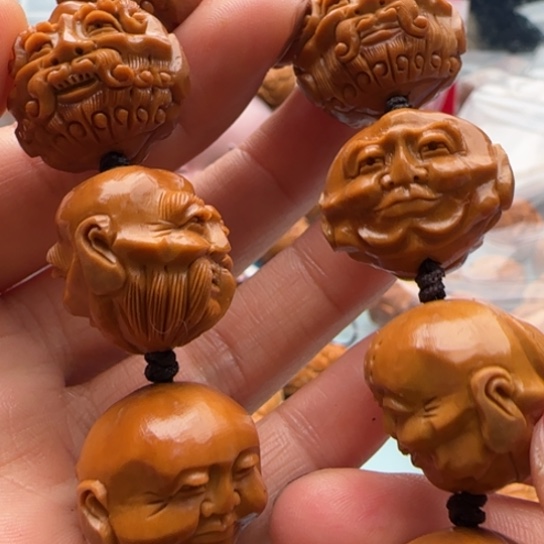 橄榄核手串欢*雕刻工艺