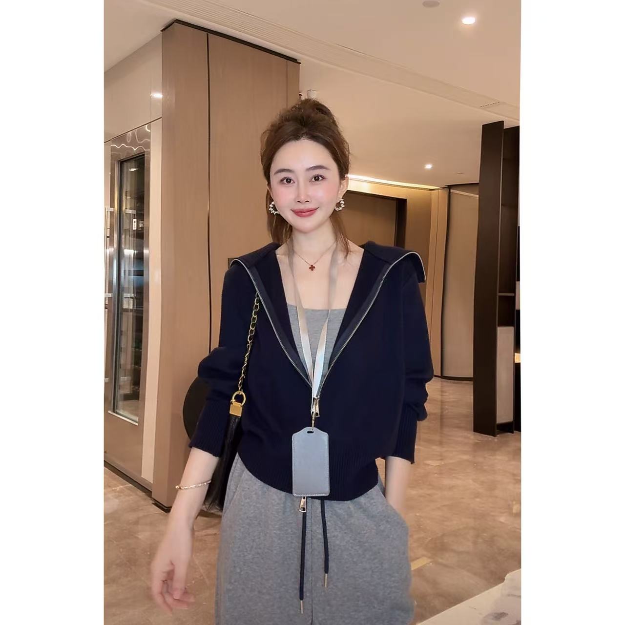 小【许你耀眼】小允姐姐2025新款气质时尚针织衫