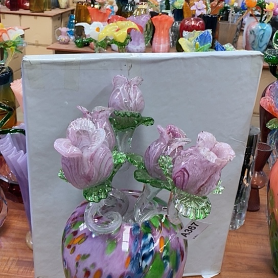 琉璃花瓶高45厘米宽9厘米