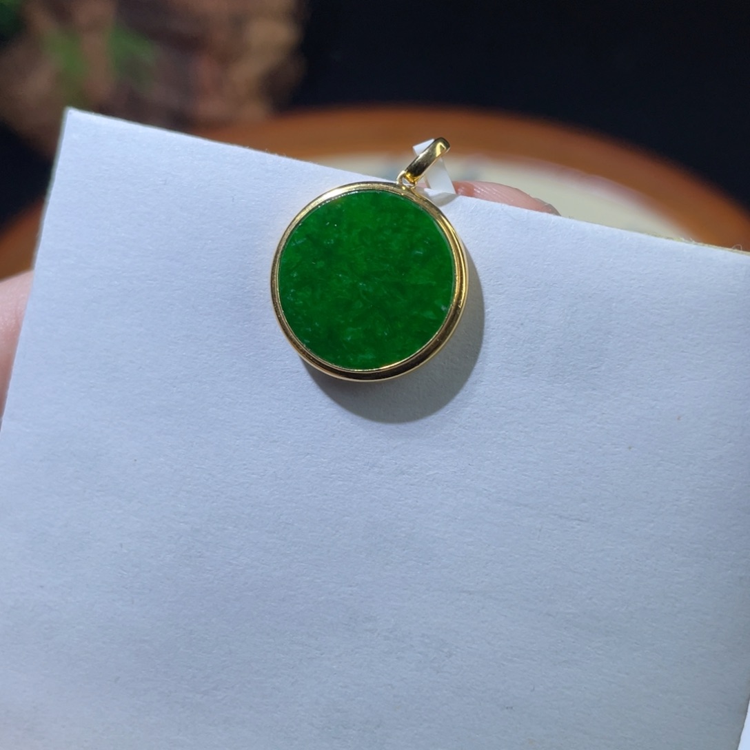 翡翠颈饰18K金镶嵌翡翠