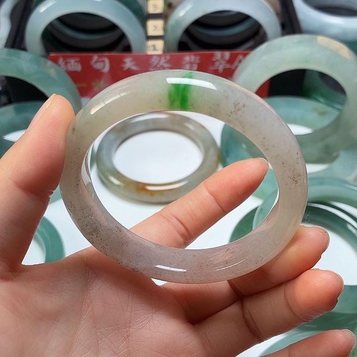 大***记翡翠未镶嵌手镯53.8正圈有纹