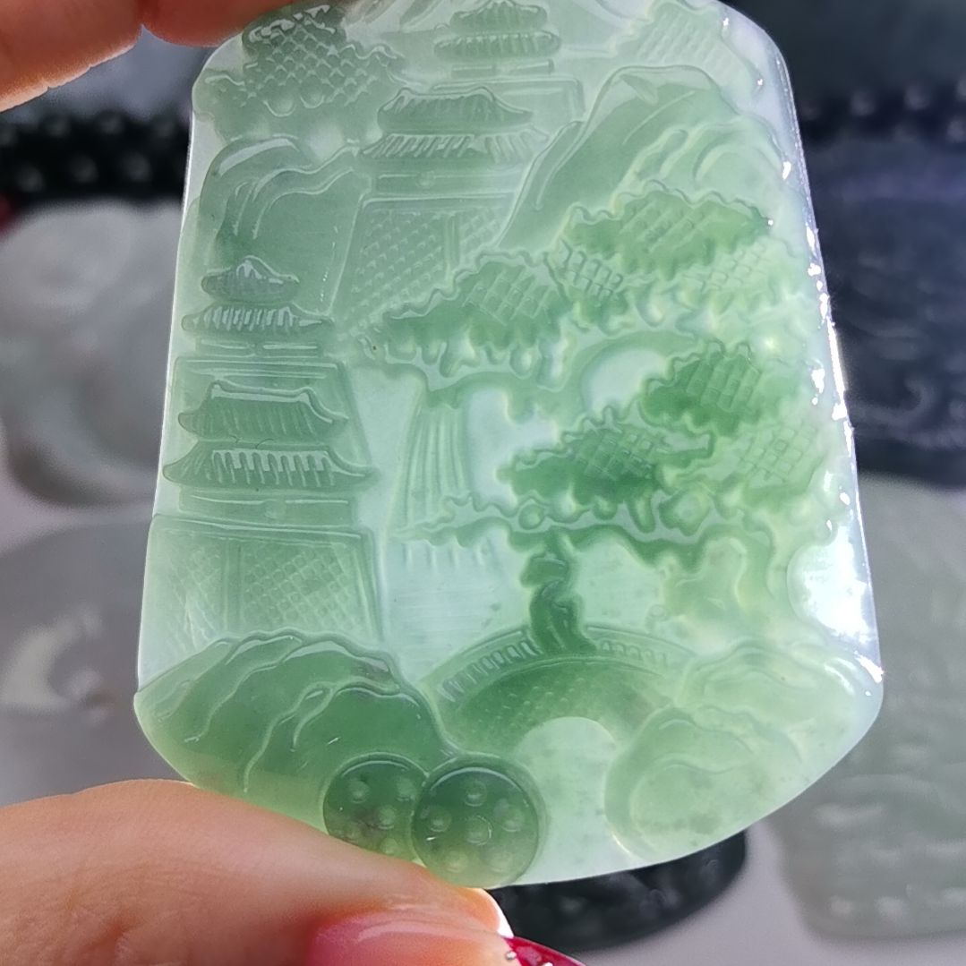 翡翠颈饰未镶嵌天然的A货翡翠多样性发货