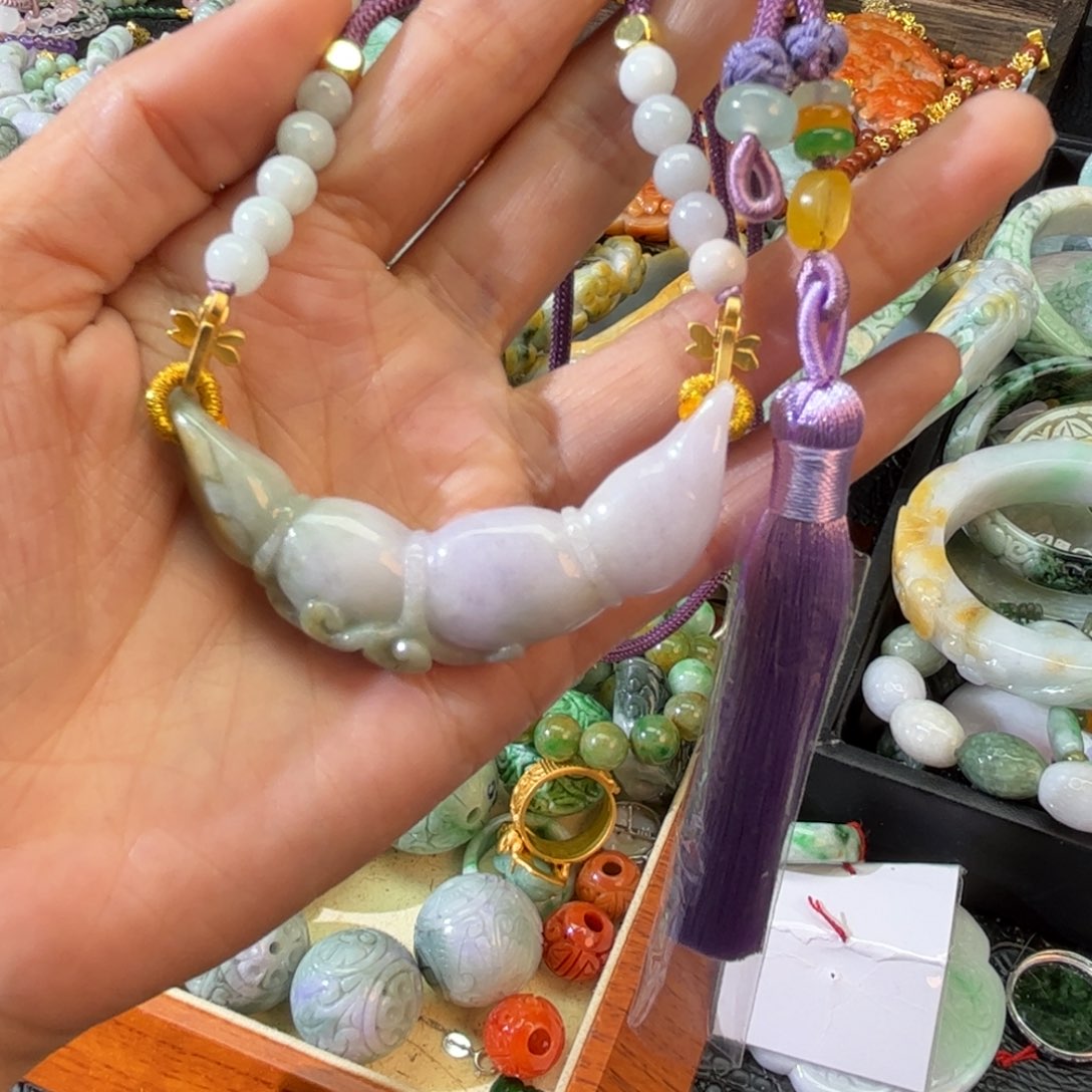 翡翠颈饰未镶嵌待编款