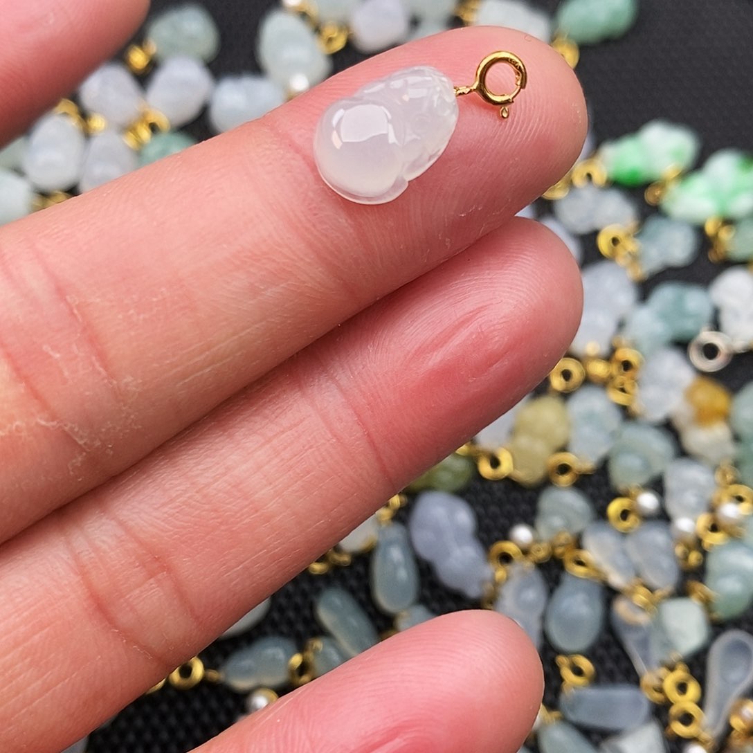 翡翠颈饰18K金镶嵌貔貅