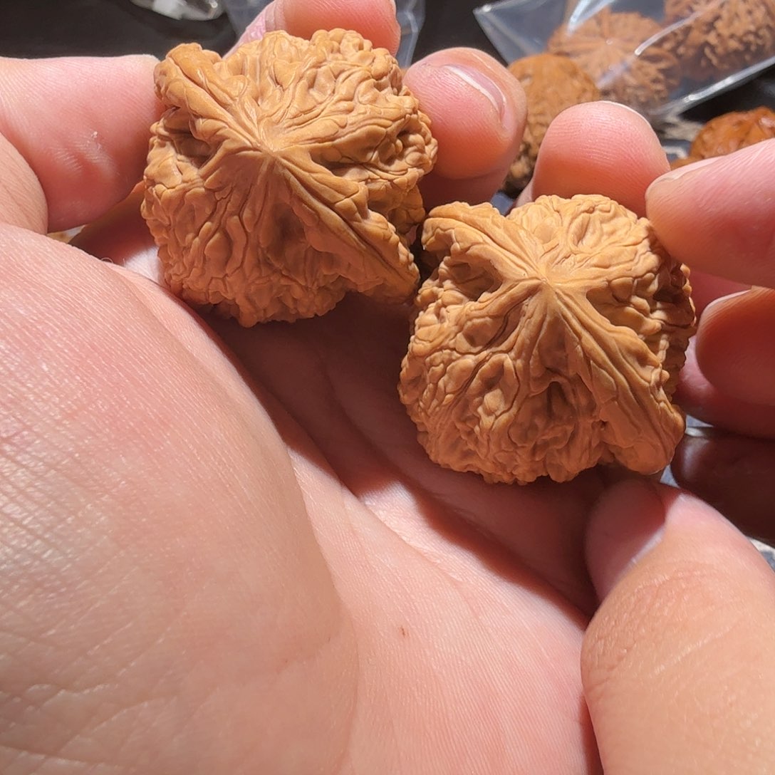 文玩核桃把件虎头王