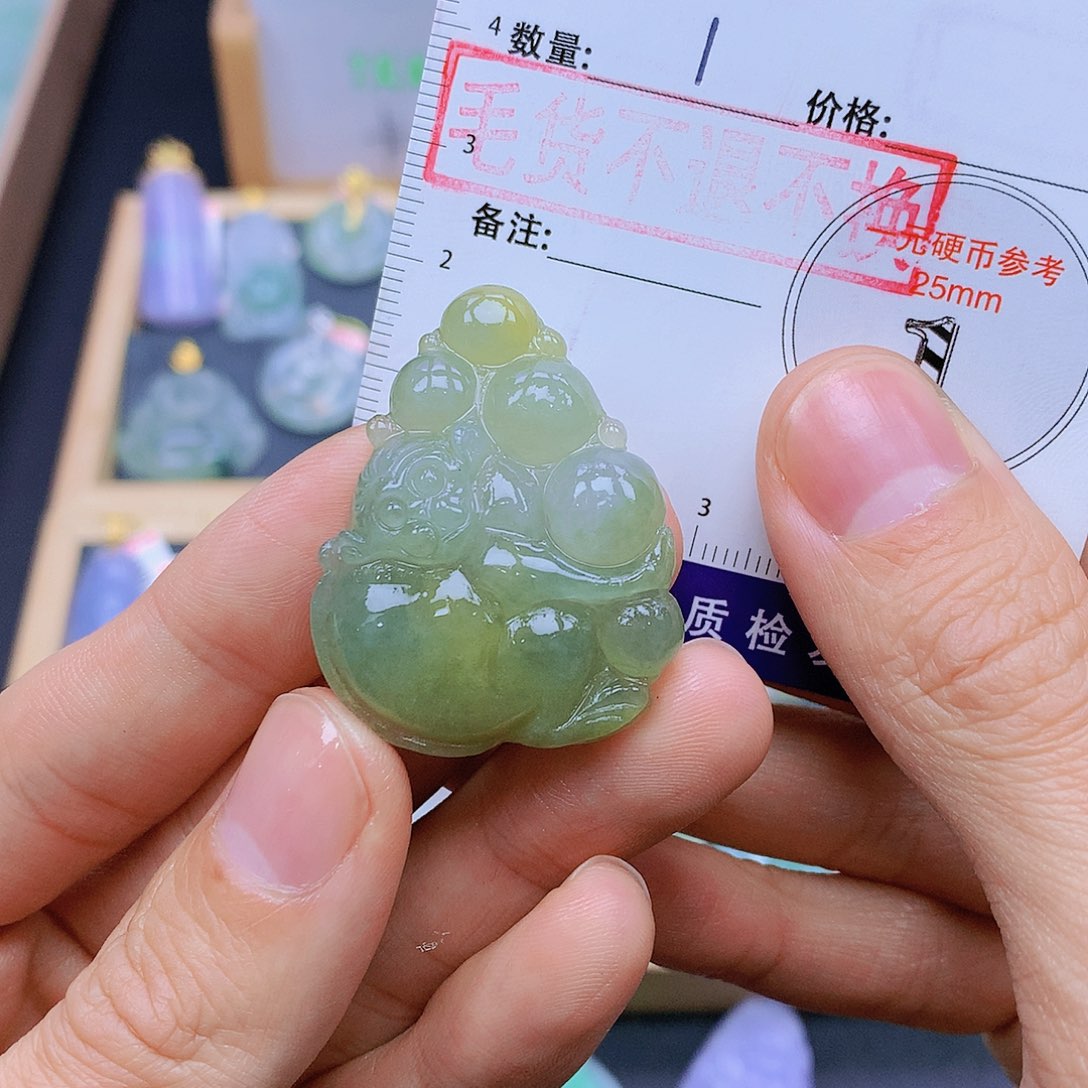 翡翠未镶嵌颈饰翡翠