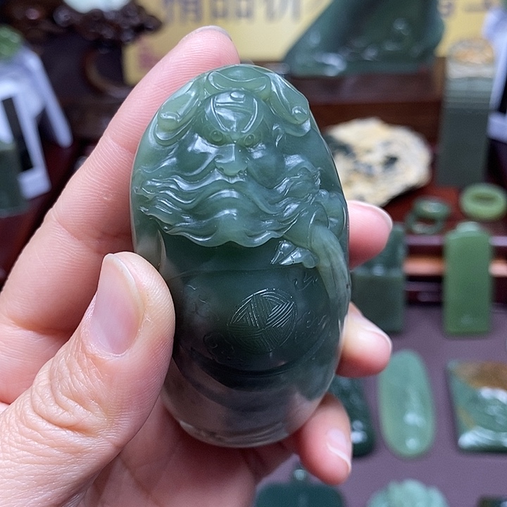 岫岩河磨玉（透闪石质玉）析木未镶嵌东*