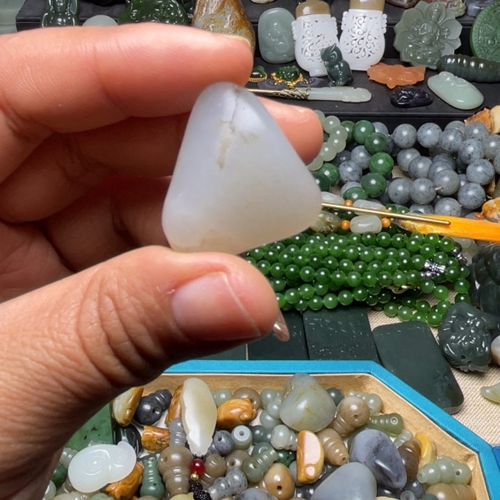 和田玉未镶嵌珠宝半成品