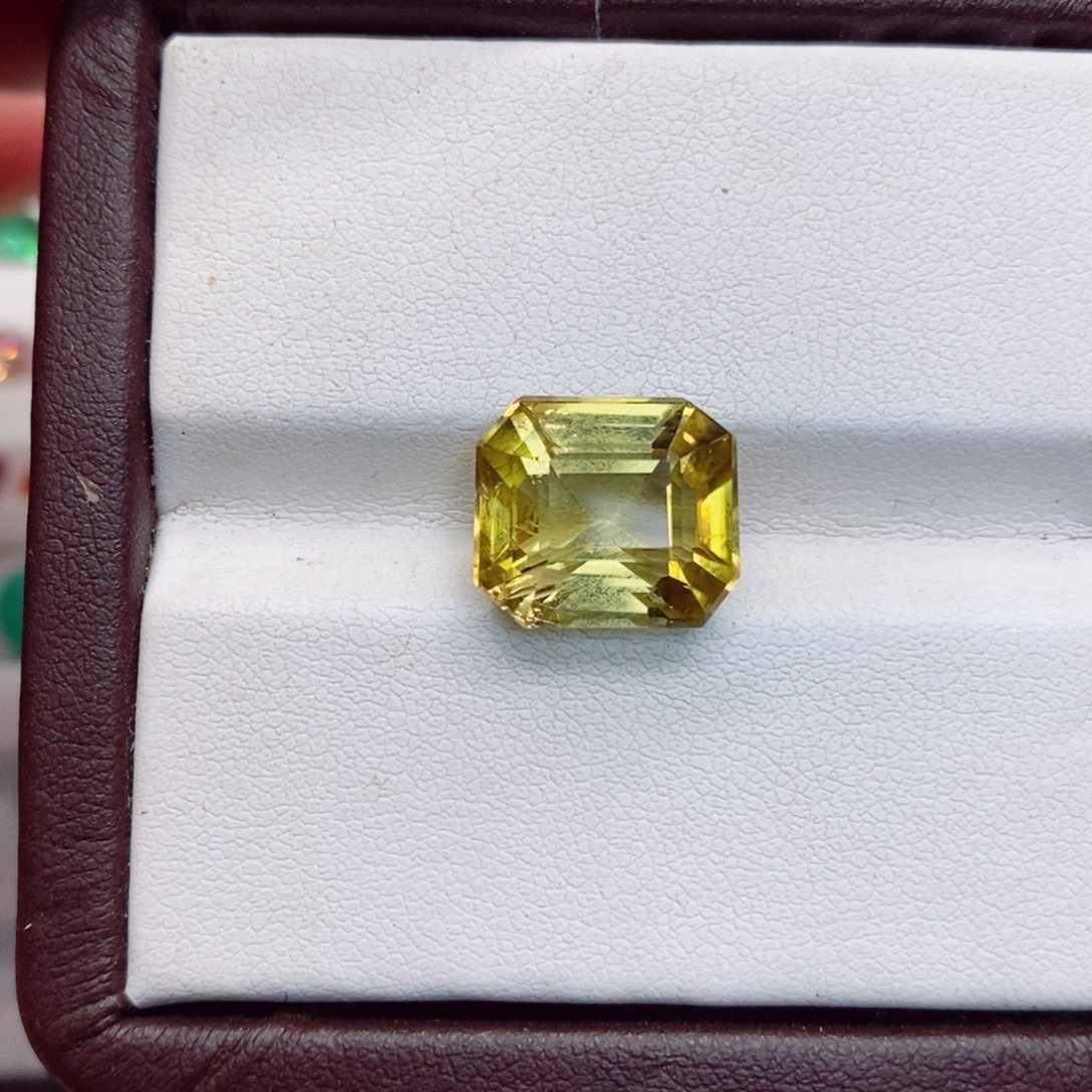 碧玺裸石未镶嵌碧玺11.28克拉