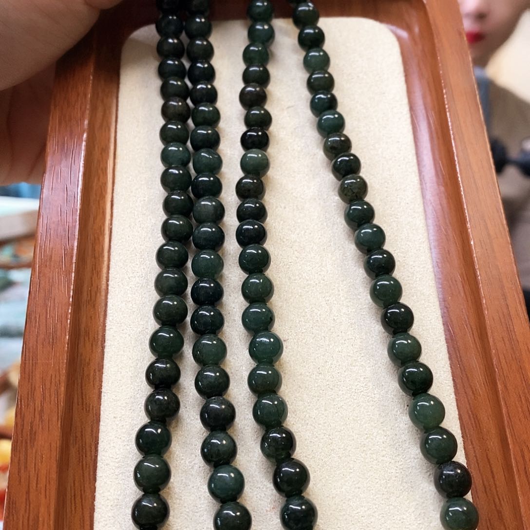 翡翠颈饰未镶嵌翡翠珠链