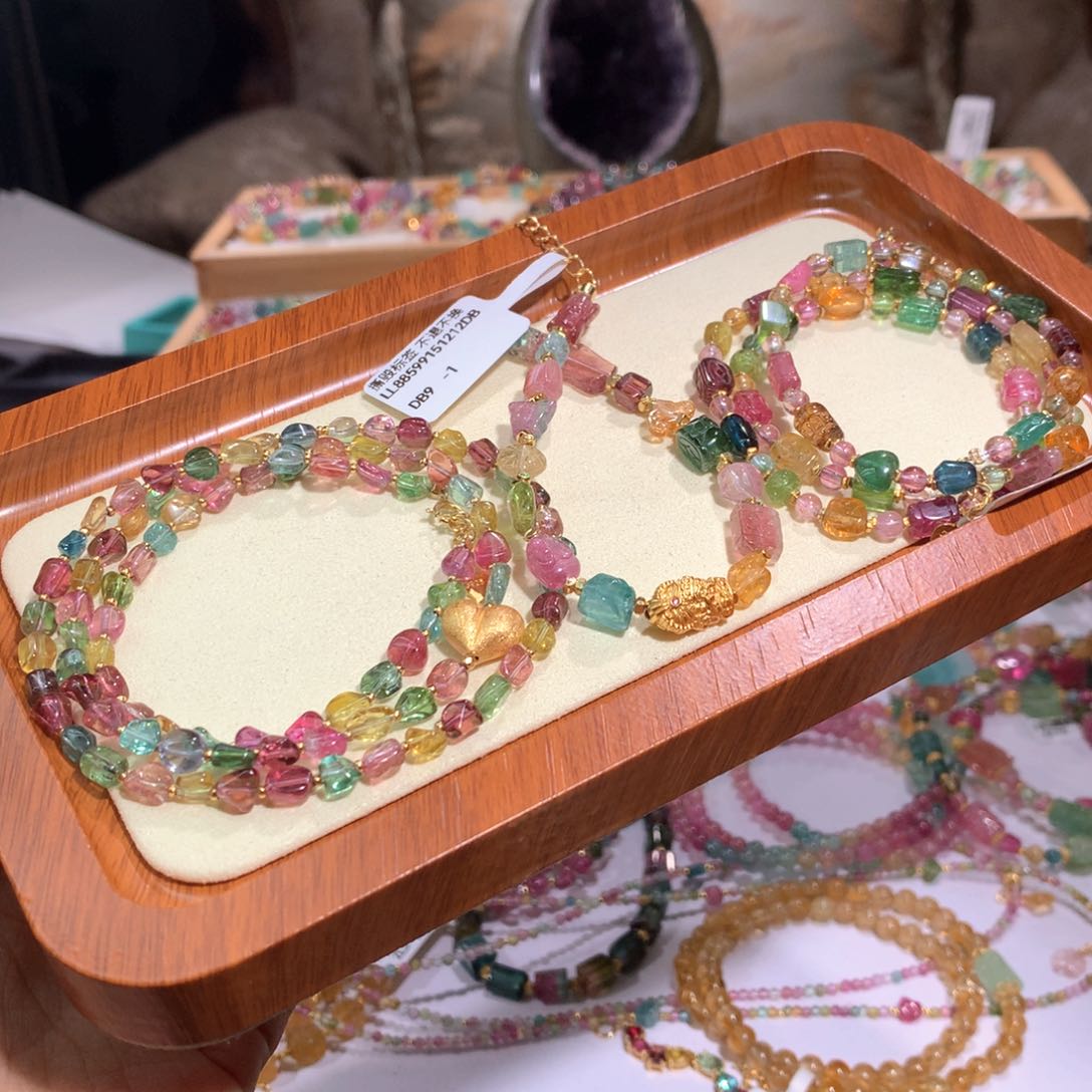 未镶嵌三件碧玺一起碧玺小*