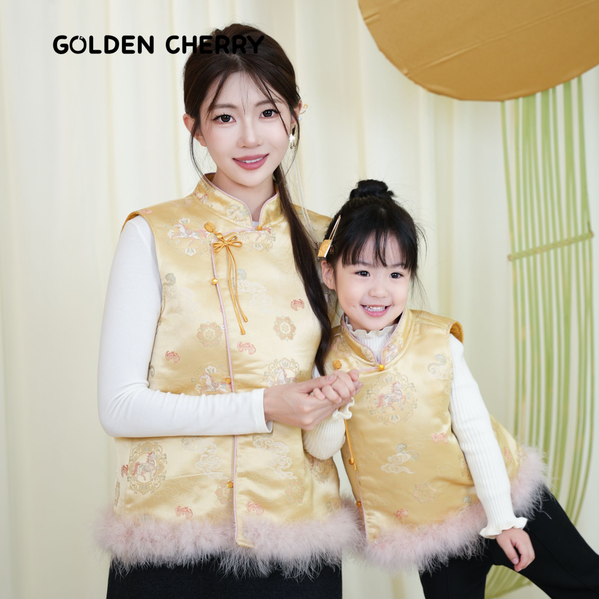 26【金樱桃】小童黄色国风盘口小马刺绣马甲91303