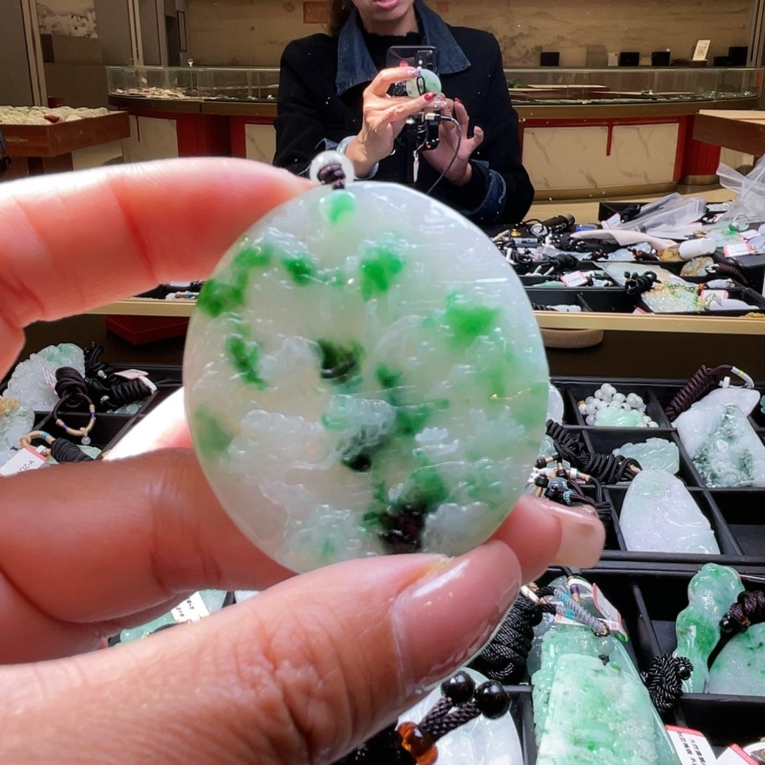 翡翠颈饰未镶嵌一个