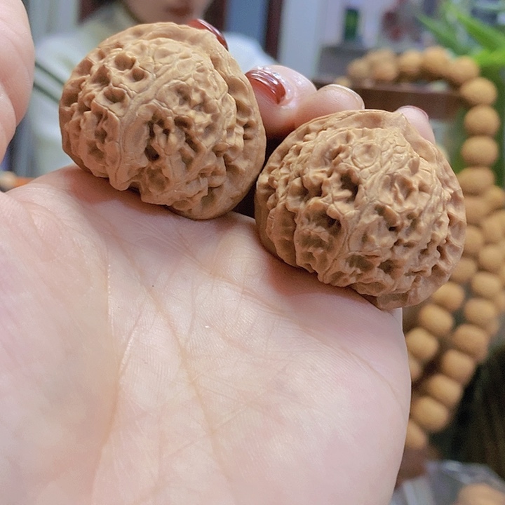 【闪购商品】文玩核桃把件39宫灯黄