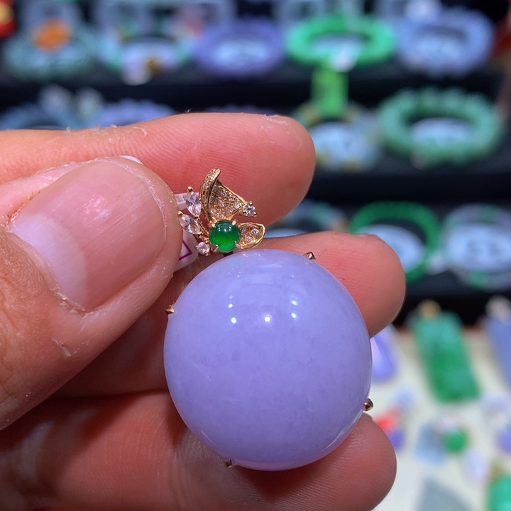 翡翠18K金镶嵌颈饰