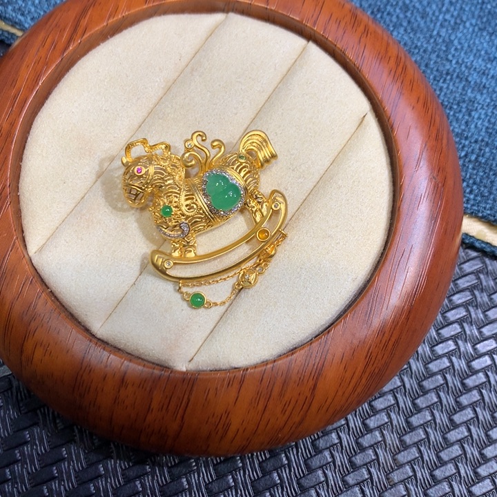 【闪购商品】颈饰18K金镶嵌翡翠