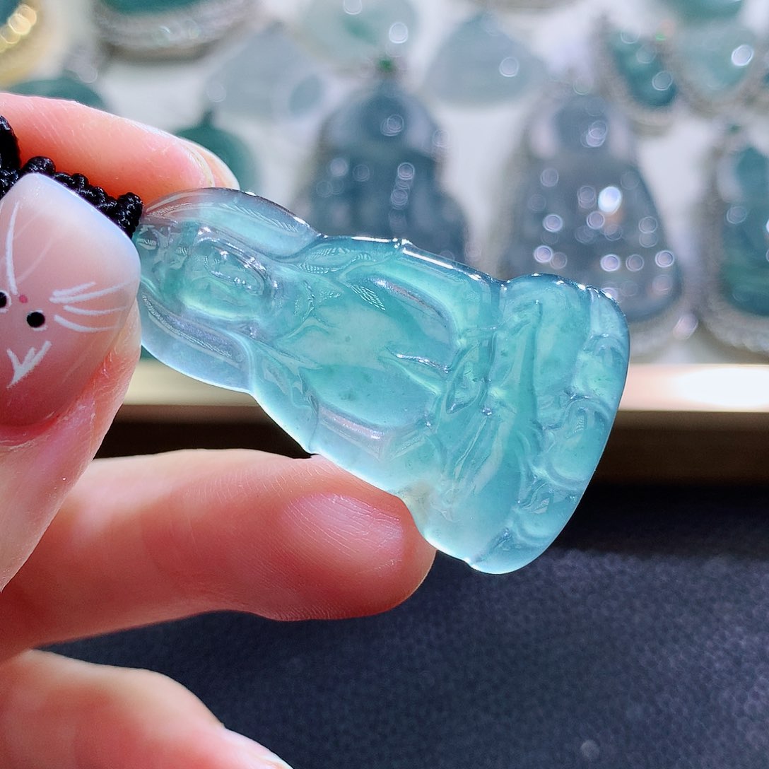 翡翠挂件未镶嵌翡翠