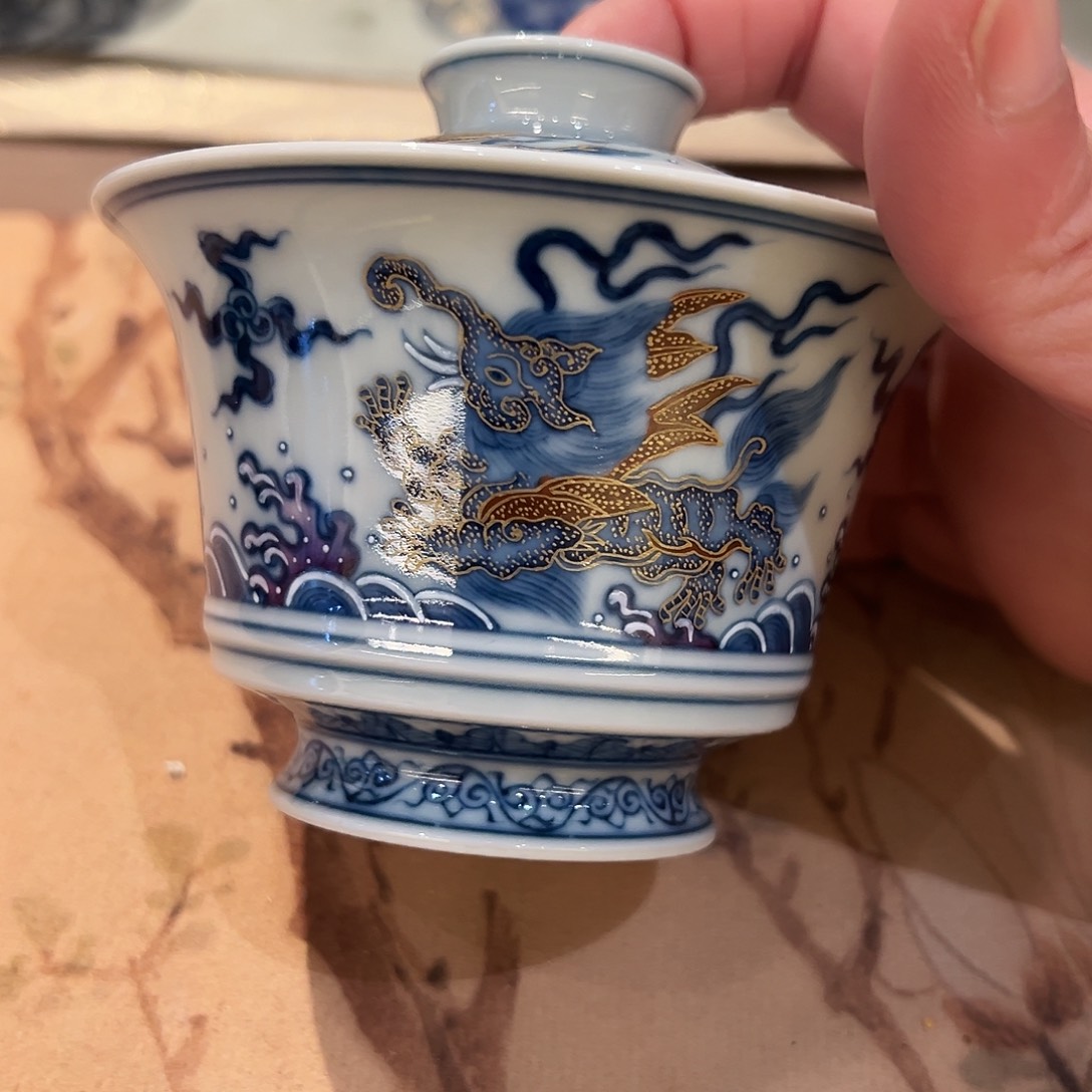 钟家窑柴窑斗彩描金盖碗