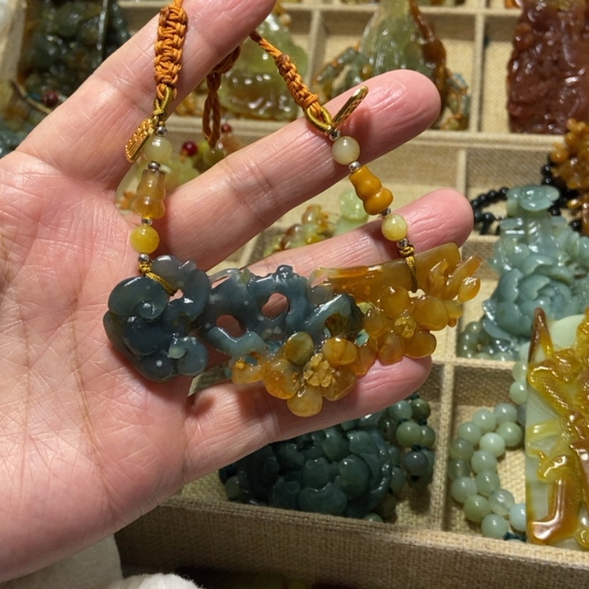 【闪购商品】蛇纹石玉未镶嵌颈饰