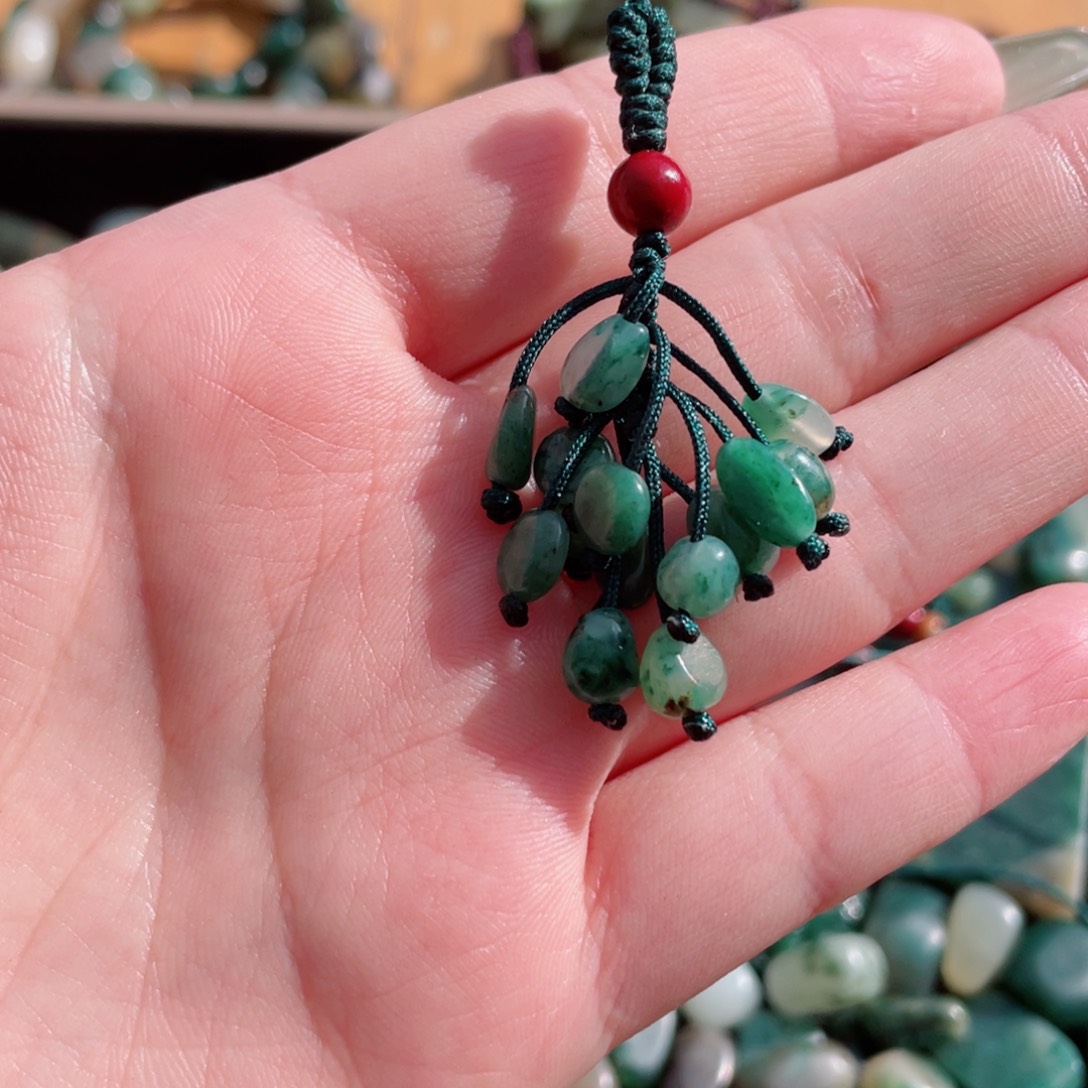 独山玉未镶嵌颈饰