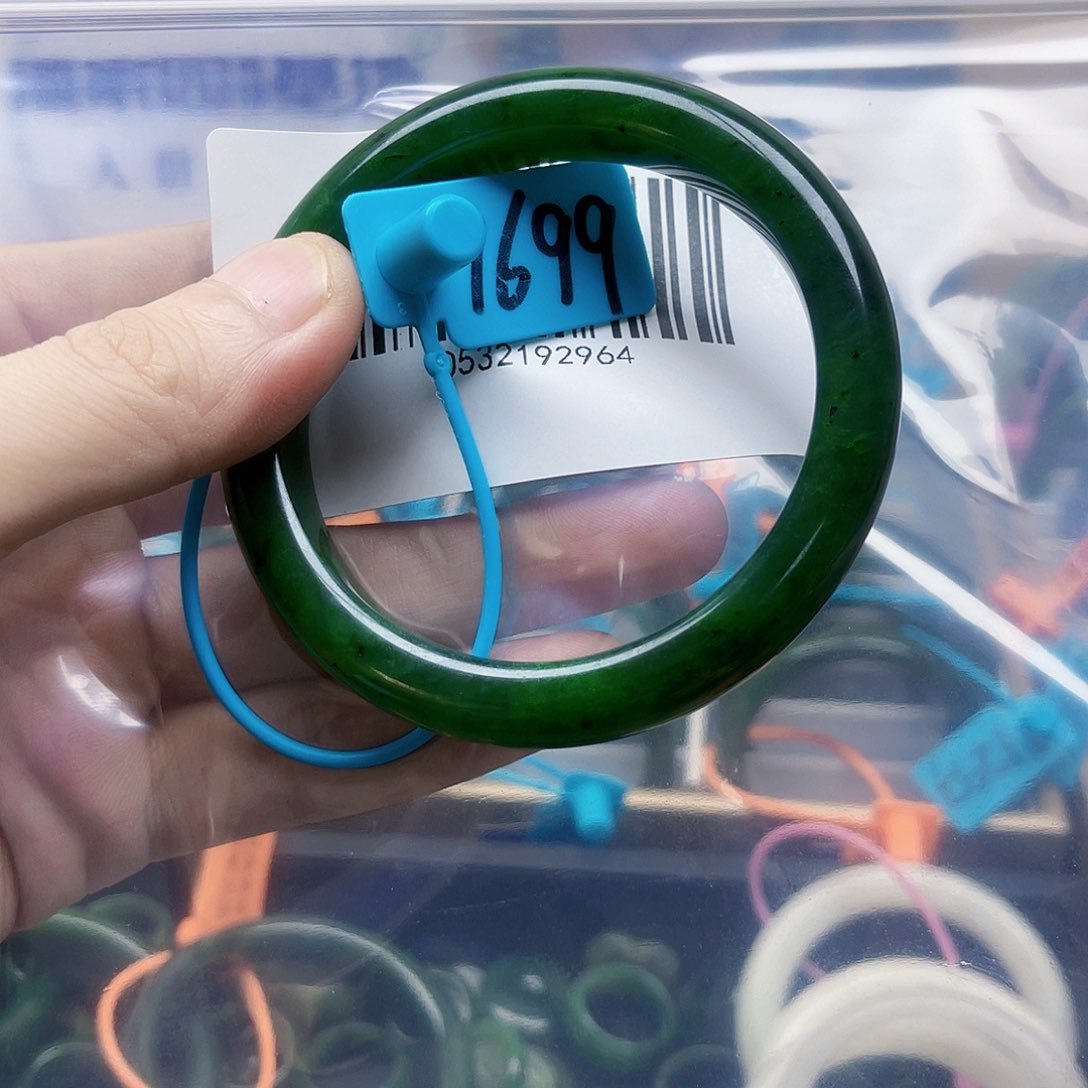 和田玉手镯未镶嵌如***院