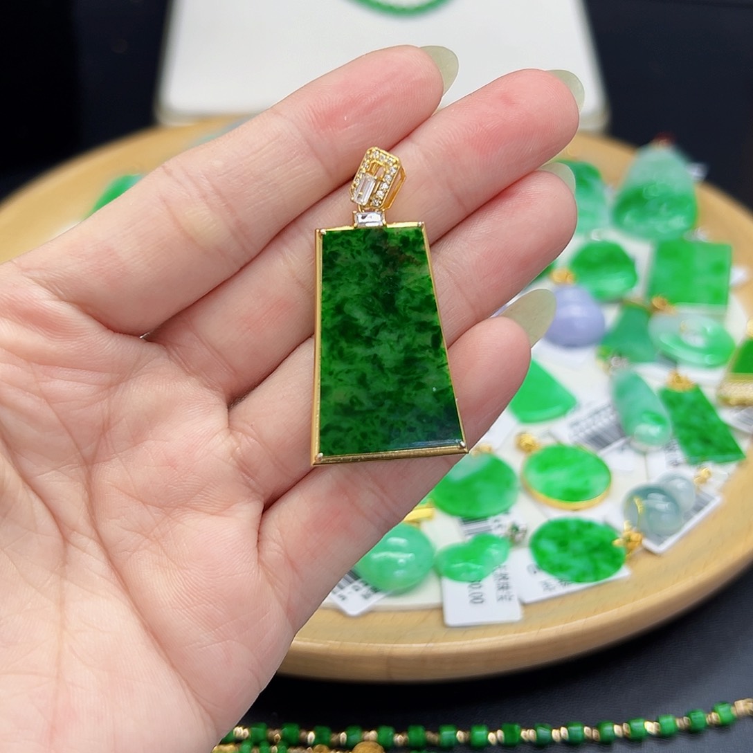 翡翠颈饰银S925镶嵌天然缅料A货一件