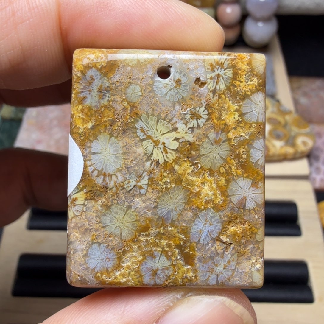 硅化玉未镶嵌纯天然色有机玉石保真色