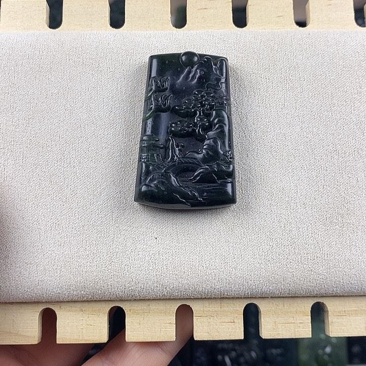 蛇纹石玉未镶嵌项链