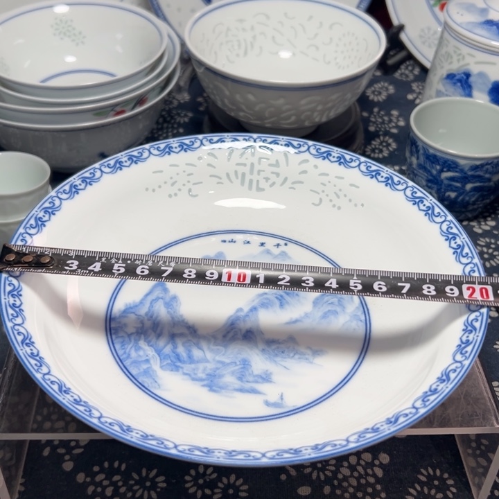 陶瓷青花雕刻8寸福字盘千里江山