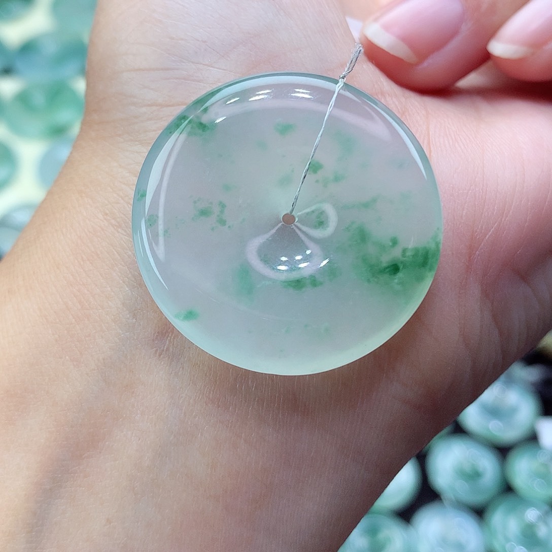 翡翠颈饰未镶嵌22尺寸32.9-5.9