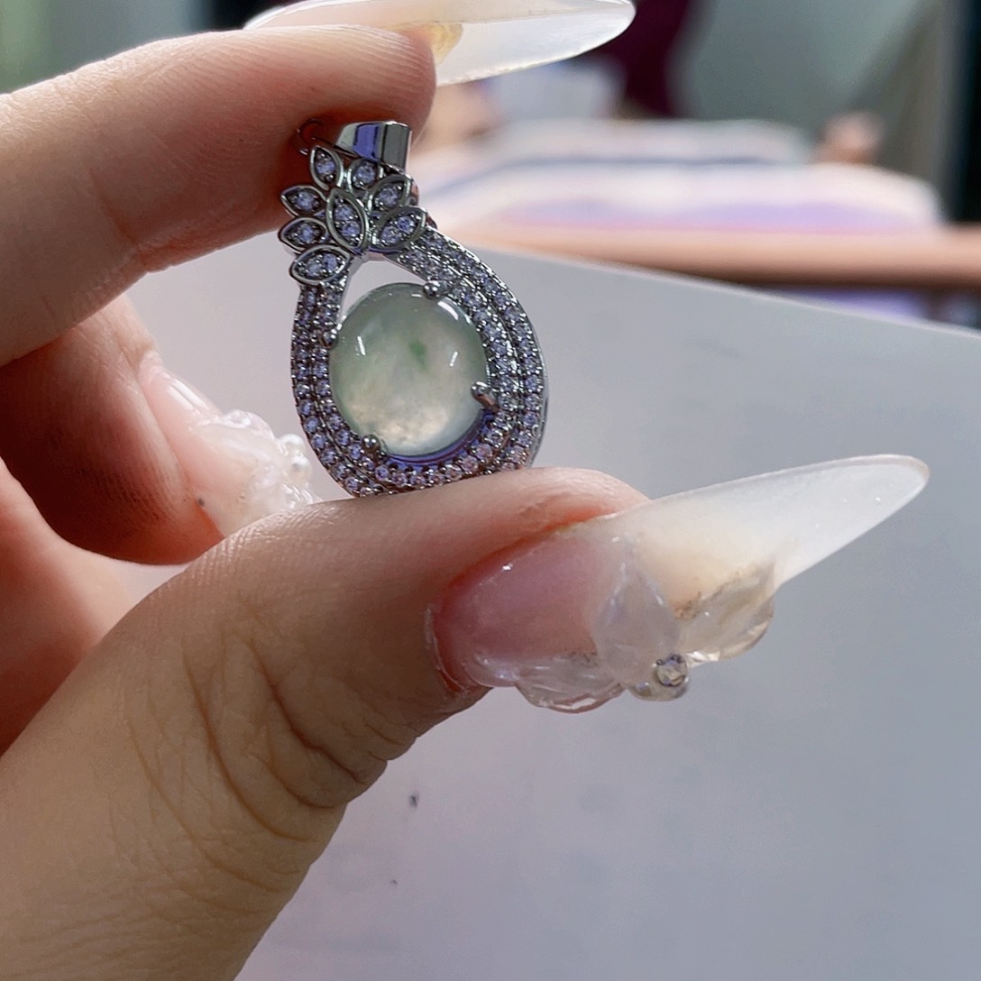 翡翠未镶嵌颈饰天然翡翠Ａ货