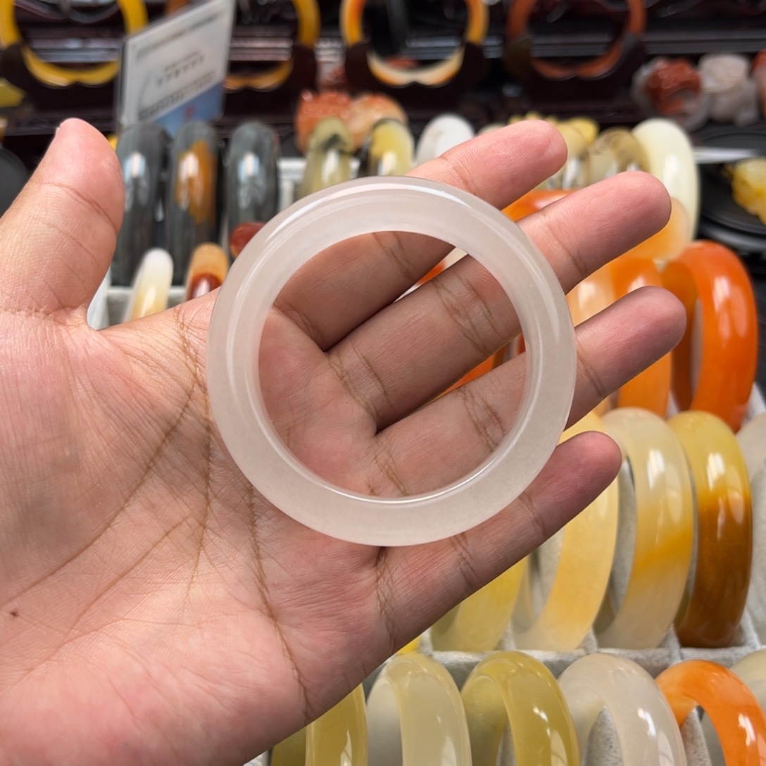 石英质玉（黄龙玉）手镯未镶嵌硕****ǒ