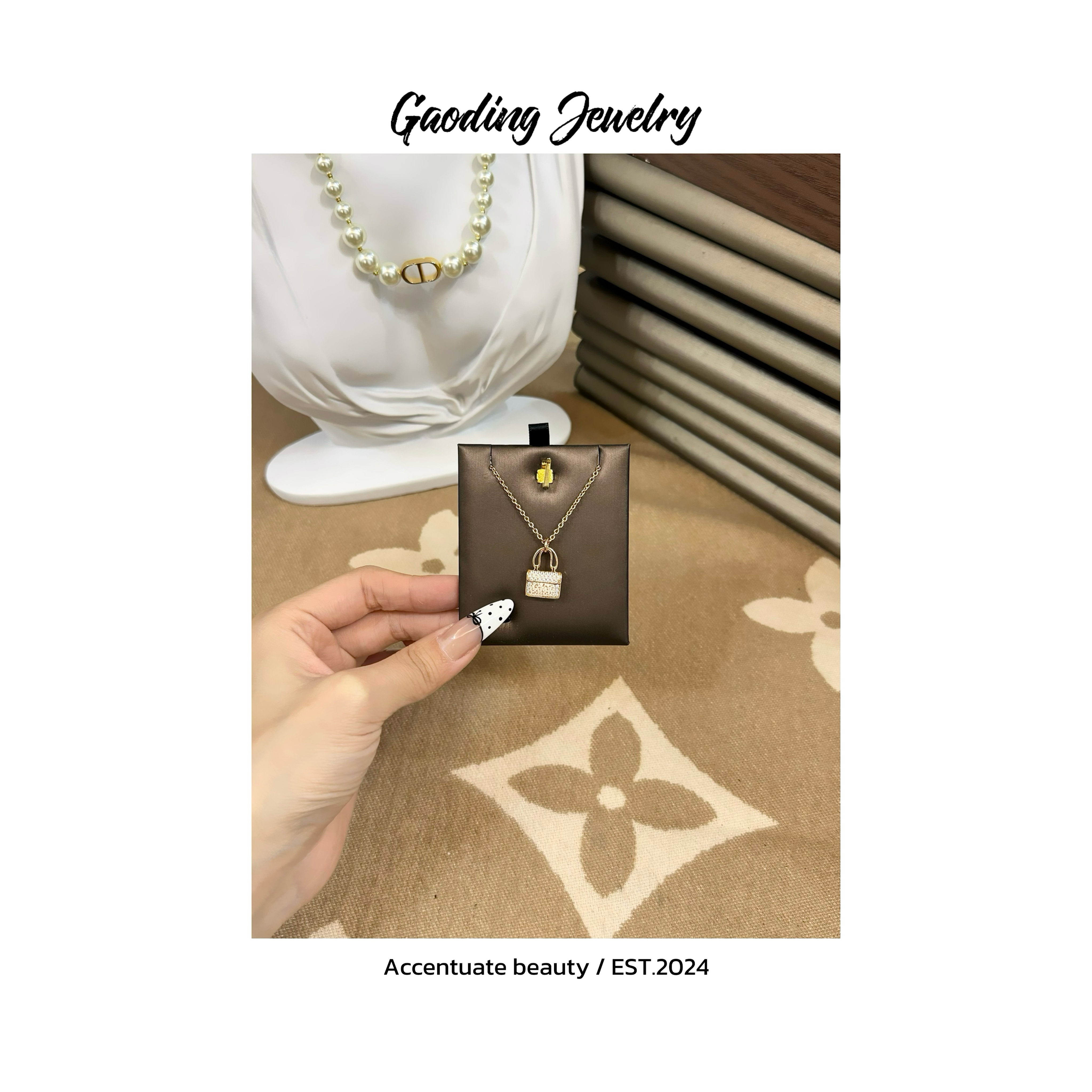 YY 围巾 包包围巾满钻吊坠轻奢时尚锁骨围巾礼物H42个性网红0326