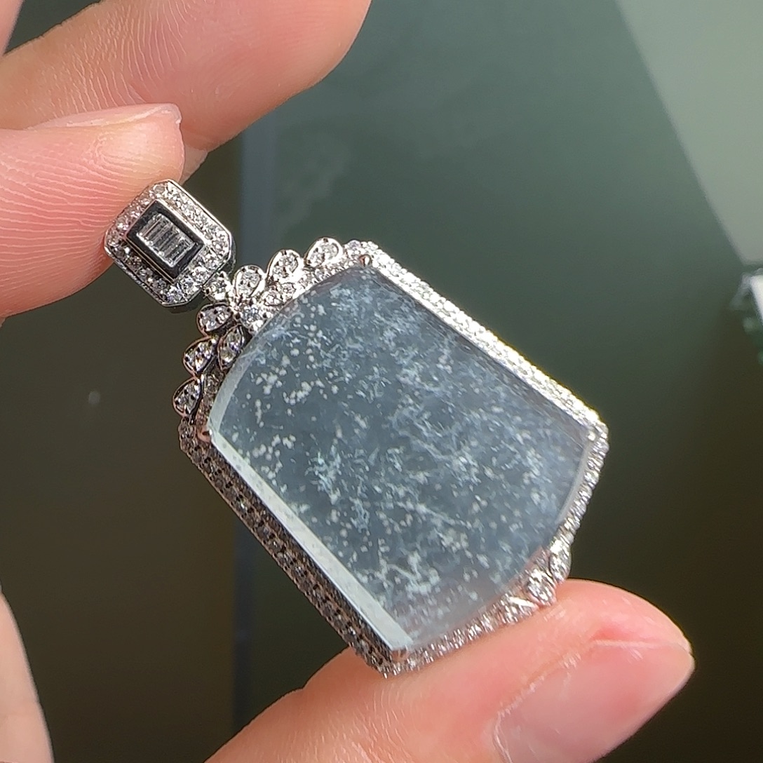 靜***你翡翠18K金镶嵌颈饰天然翡翠