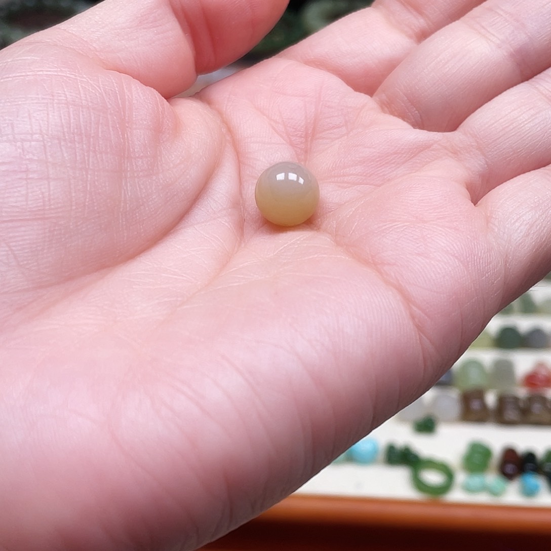 未镶嵌和田玉（糖玉）挂件糖玉卡1.0单珠一个