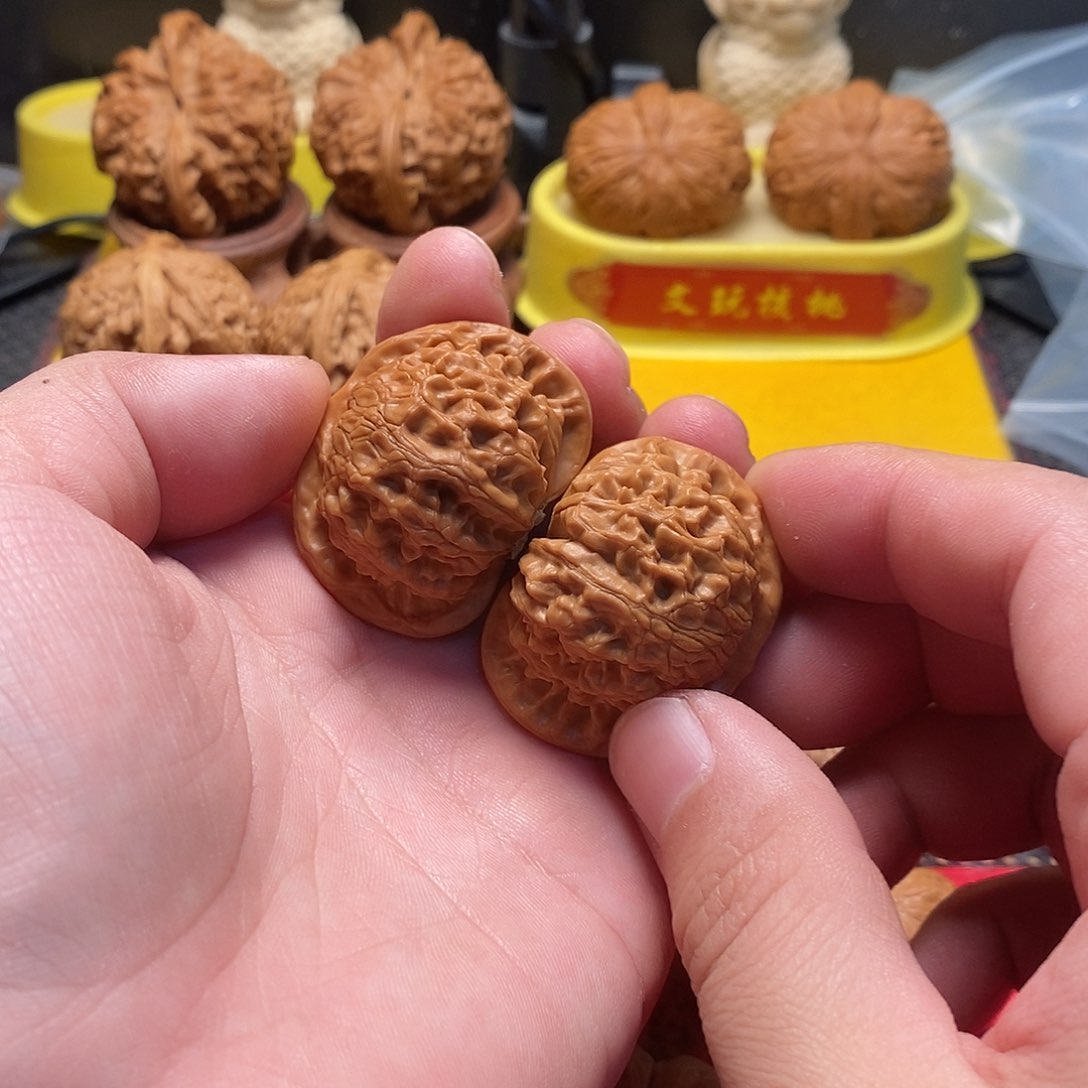 桃核把件41尺球灯狮子头